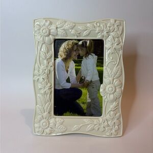 NWT Lenox Floral Fields Photo Frame